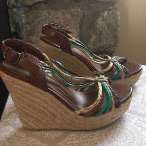 Chinese Laundry wedge